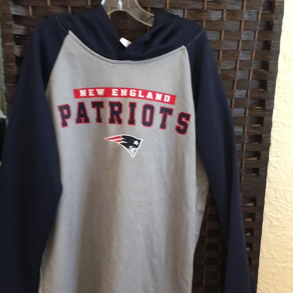 New with tags youth New England Patriots Sweatshirt hoodie NWT
